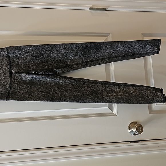 Alo full length metallic leggings - Picture 3 of 9